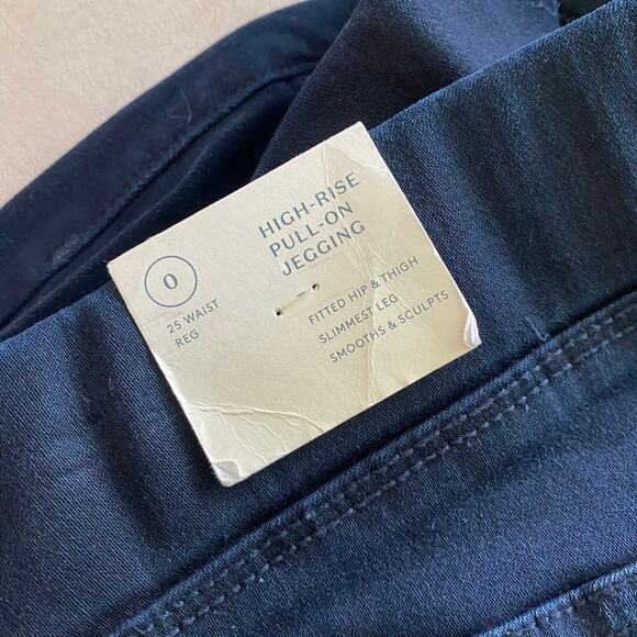 Universal Thread NWT Blue Beam High Rise Pull On Jegging Jeans Size 0/25 Skinny - Picture 9 of 11